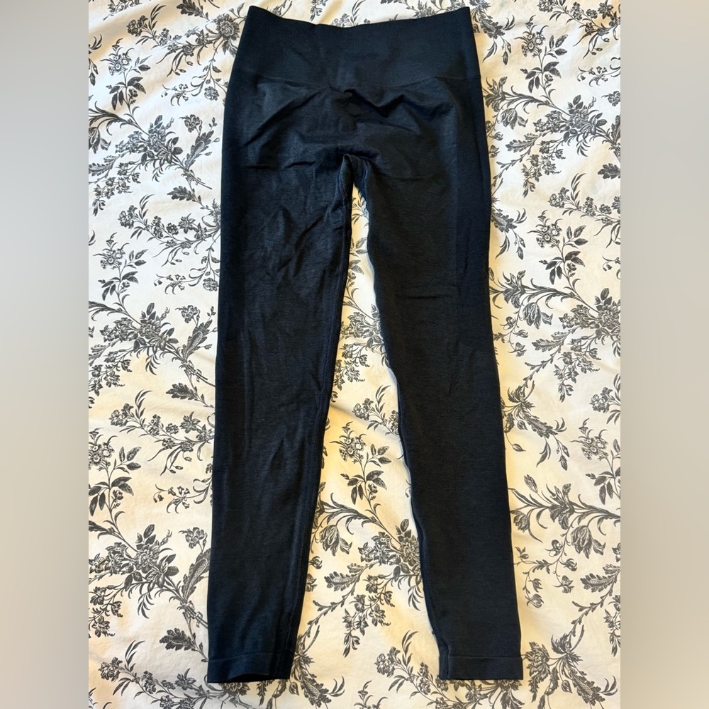 ALPHALETE - PUMP MID RISE LEGGING - Dark Grey 25” - NEVER WORN - Picture 3 of 5